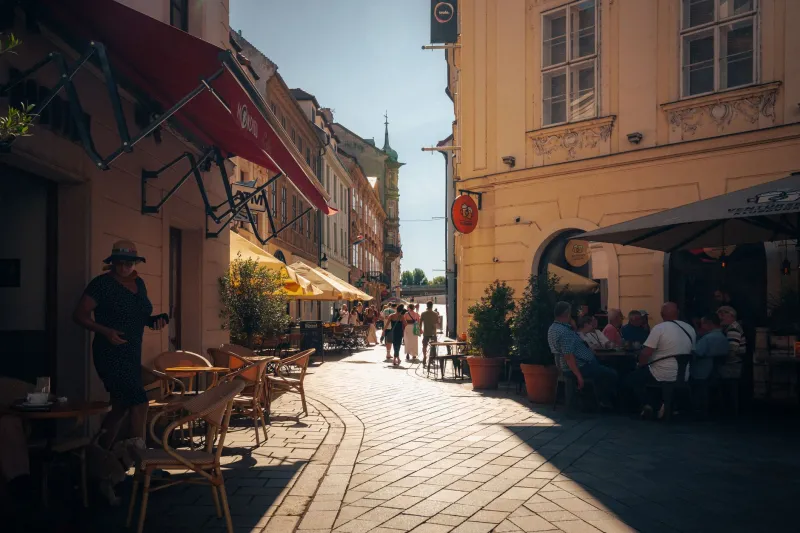 Why the Best Thing You Can Do in a New City Is Absolutely Nothing on the Tourist Map